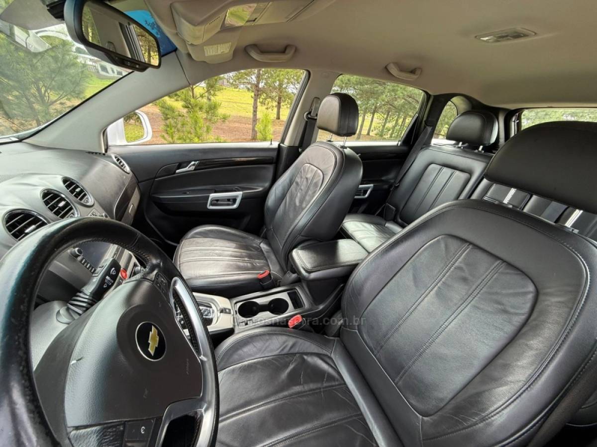 CHEVROLET - CAPTIVA - 2013/2014 - Branca - R$ 57.900,00