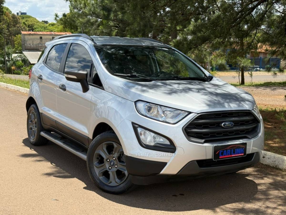FORD - ECOSPORT - 2018/2019 - Prata - R$ 73.900,00