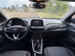 CHEVROLET - ONIX - 2022/2023 - Cinza - R$ 74.900,00