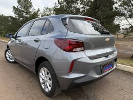 CHEVROLET - ONIX - 2022/2023 - Cinza - R$ 74.900,00