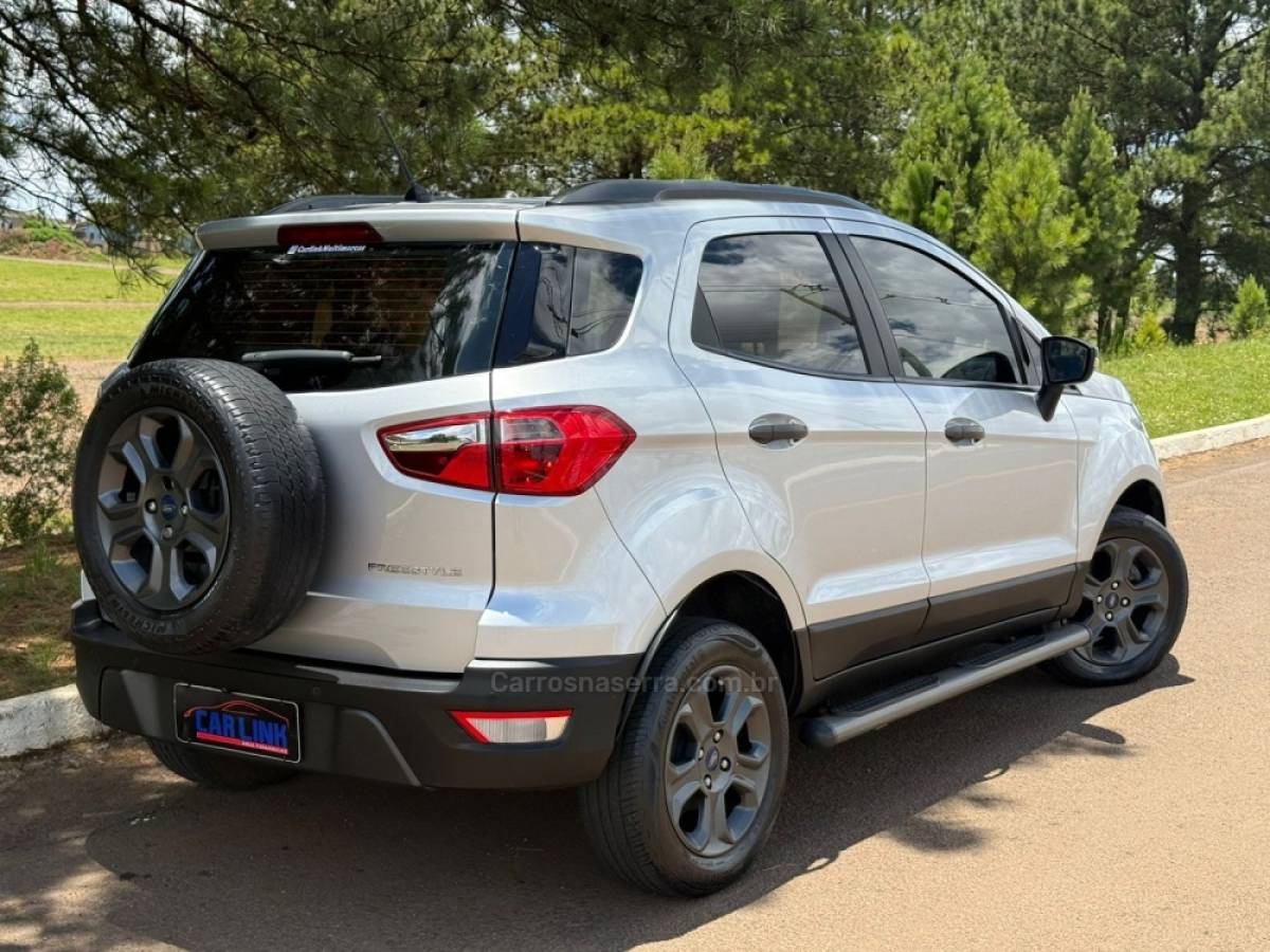FORD - ECOSPORT - 2018/2019 - Prata - R$ 73.900,00
