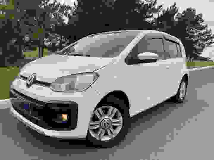 VOLKSWAGEN - UP - 2017/2018 - Branca - Sob Consulta