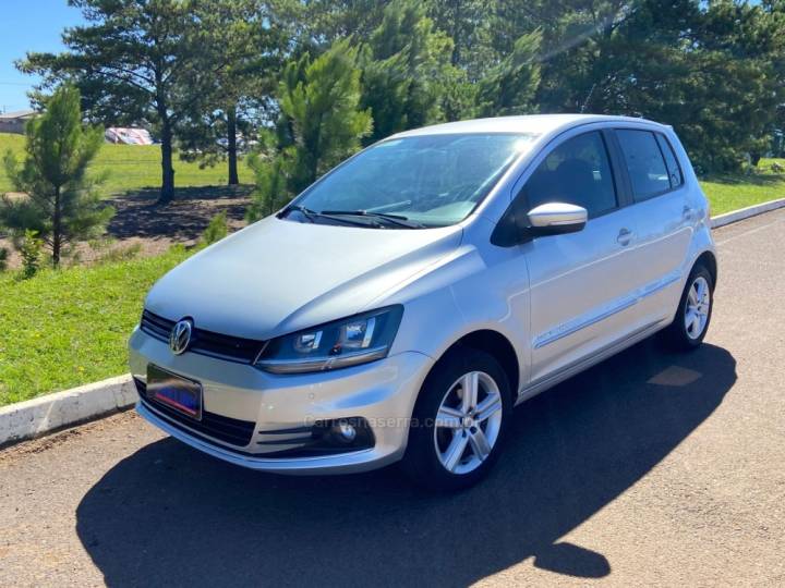 VOLKSWAGEN - FOX - 2016/2016 - Prata - R$ 49.900,00