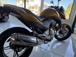 HONDA - CB 300R - 2009/2010 - Amarela - R$ 11.900,00