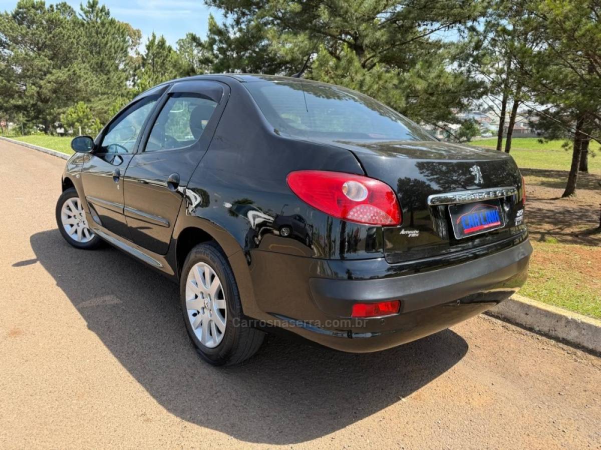 PEUGEOT - 207 - 2011/2011 - Preta - R$ 24.900,00